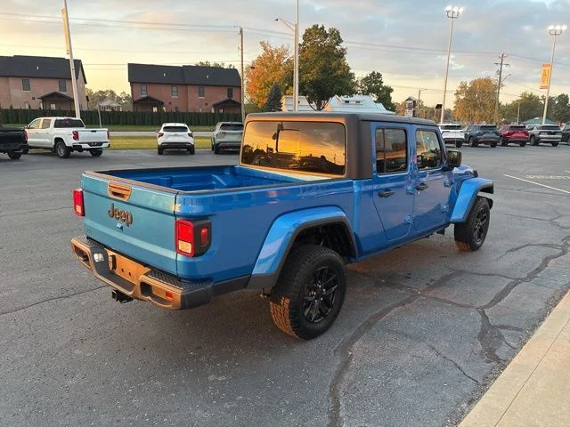 Used 2022 Blue Jeep Sport image 8