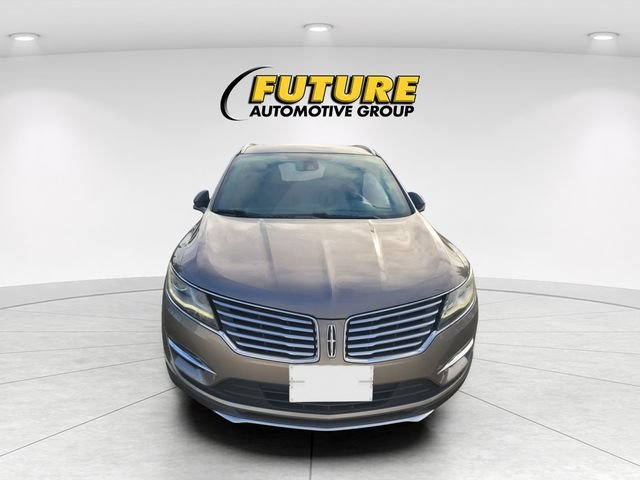 Used 2017 Silver Lincoln Reserve image 2