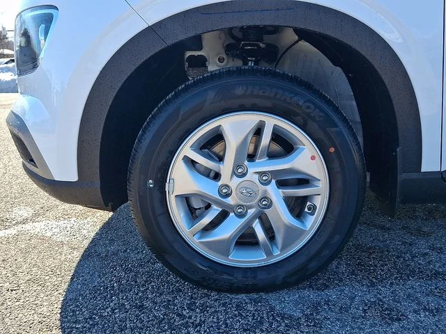 New 2026 White Hyundai SE image 20