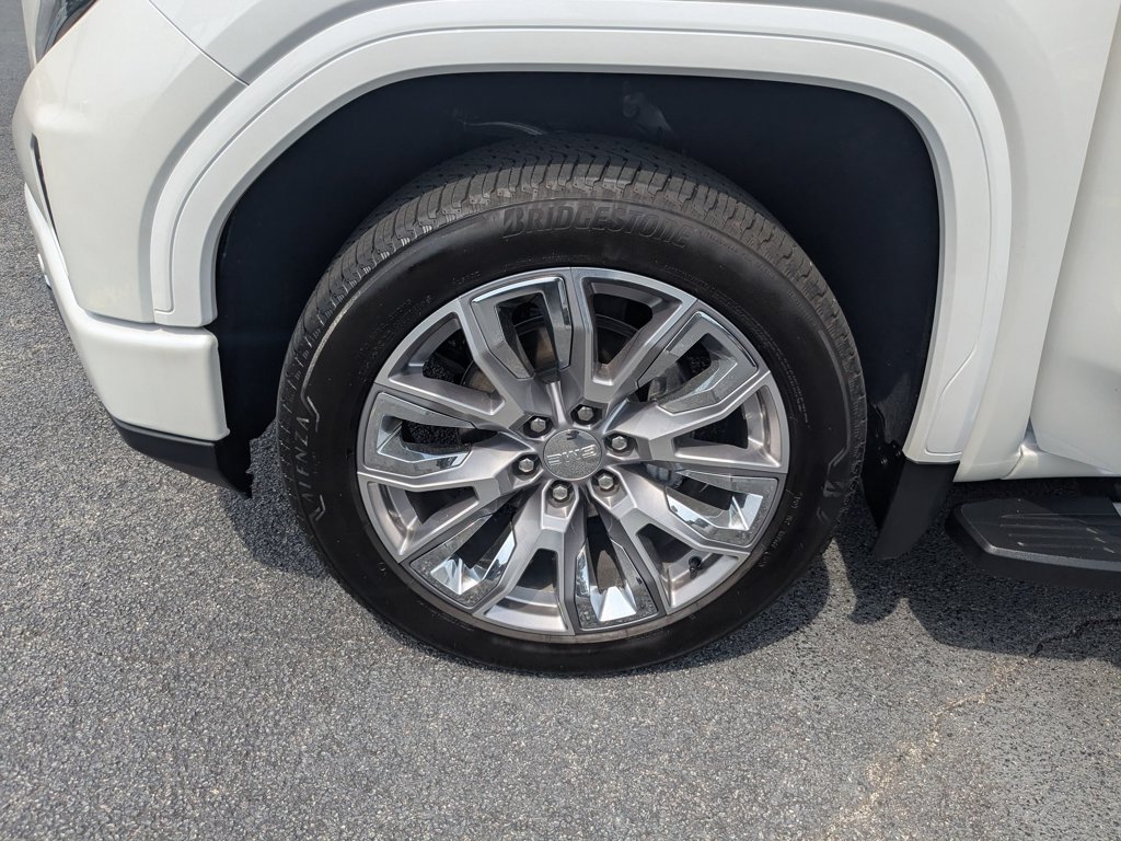 Used 2025 White Frost Tricoat GMC Denali image 10