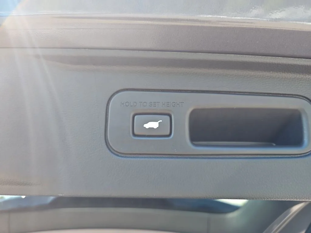 Used 2023  Honda Touring image 13