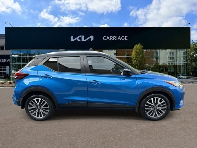 Used 2021 Blue Nissan SV image 9