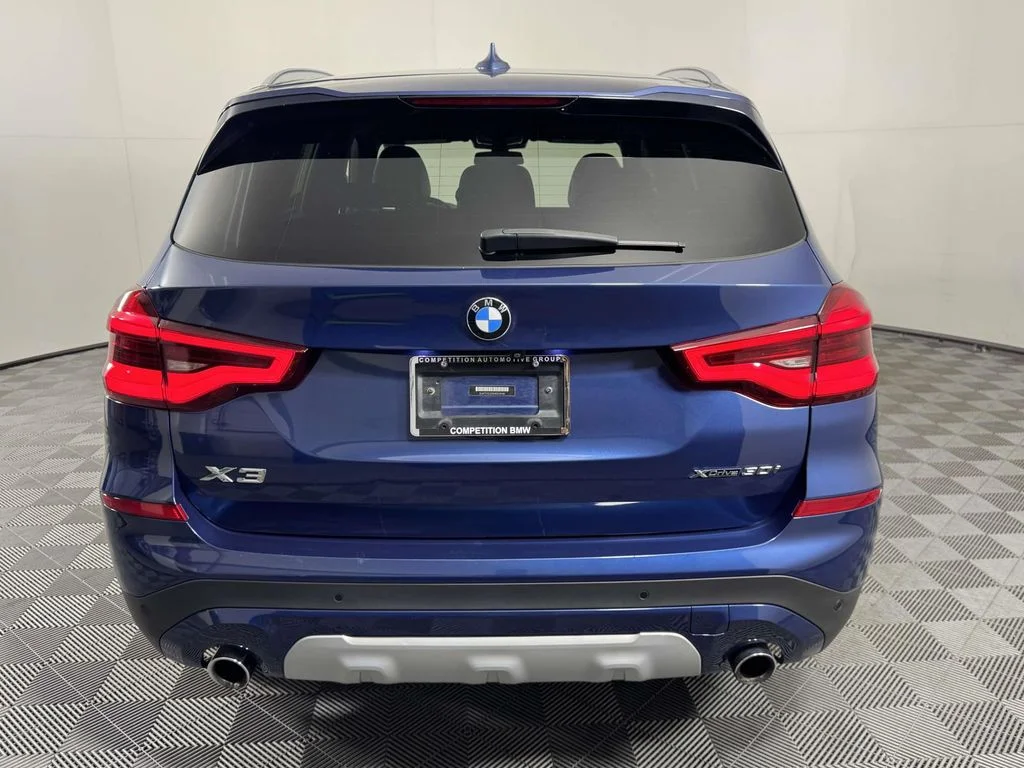 Used 2021 Blue BMW xDrive30i image 9