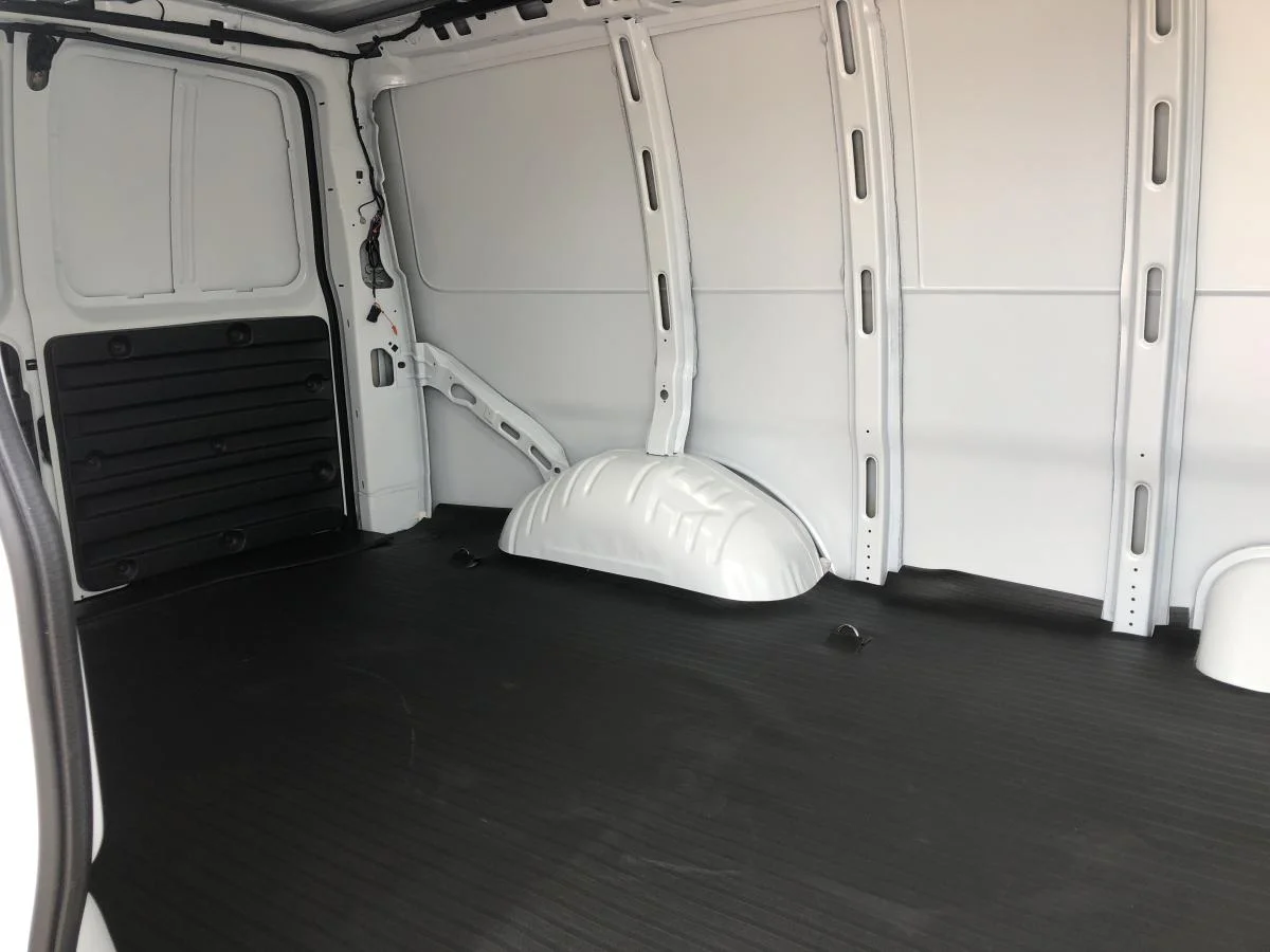 New 2026 White Chevrolet Rwd 3500 135 image 12