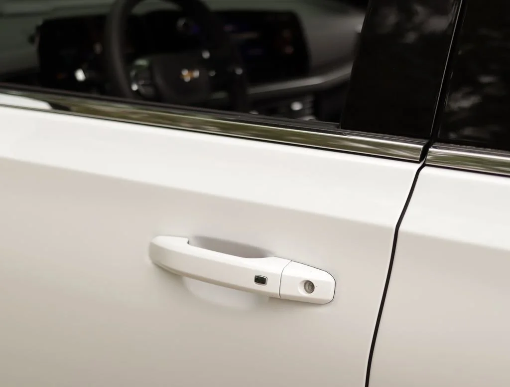 New 2026 Summit White Chevrolet LT image 41