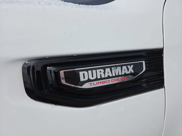 Used 2022 SUMMIT WHITE GMC Elevation image 11