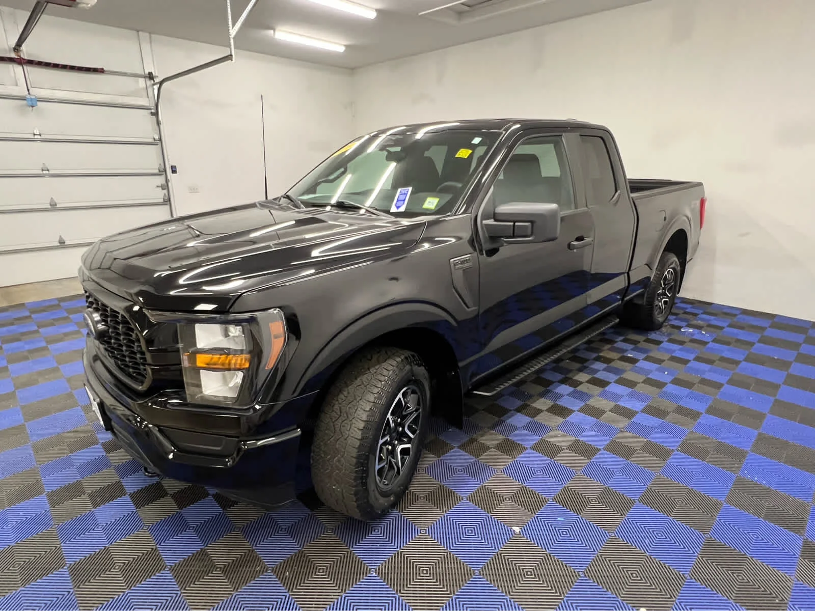 Used 2023 Agate Black Metallic Ford XL image 8