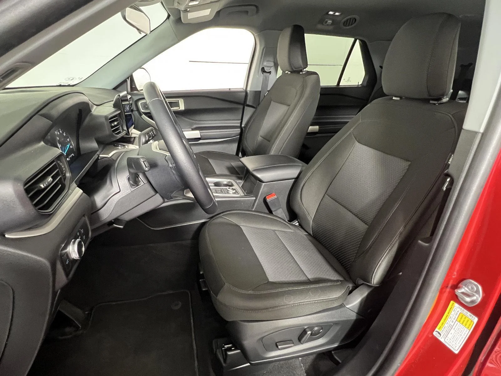 Used 2022 Rapid Red Metallic Tinted Clearcoat Ford XLT image 2
