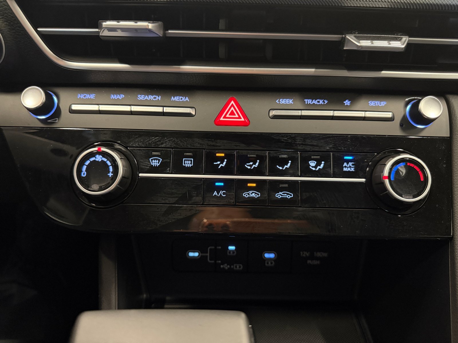 Used 2025 Serenity White Hyundai SE image 18