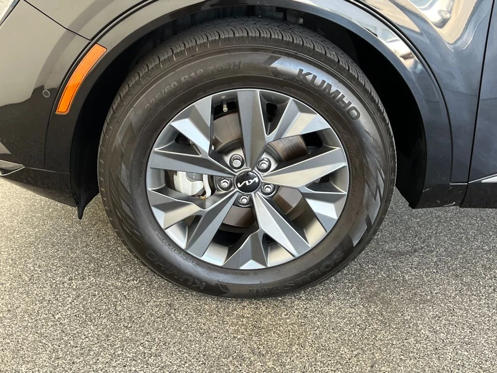 Used 2023 Black Kia SX-Prestige image 28