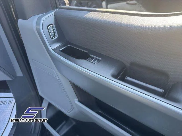 Used 2023 Black Ford XLT image 13