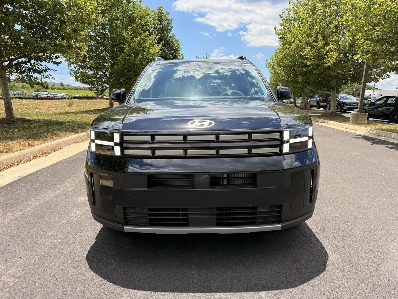 New 2026 Phantom Black Hyundai SEL AWD image 8