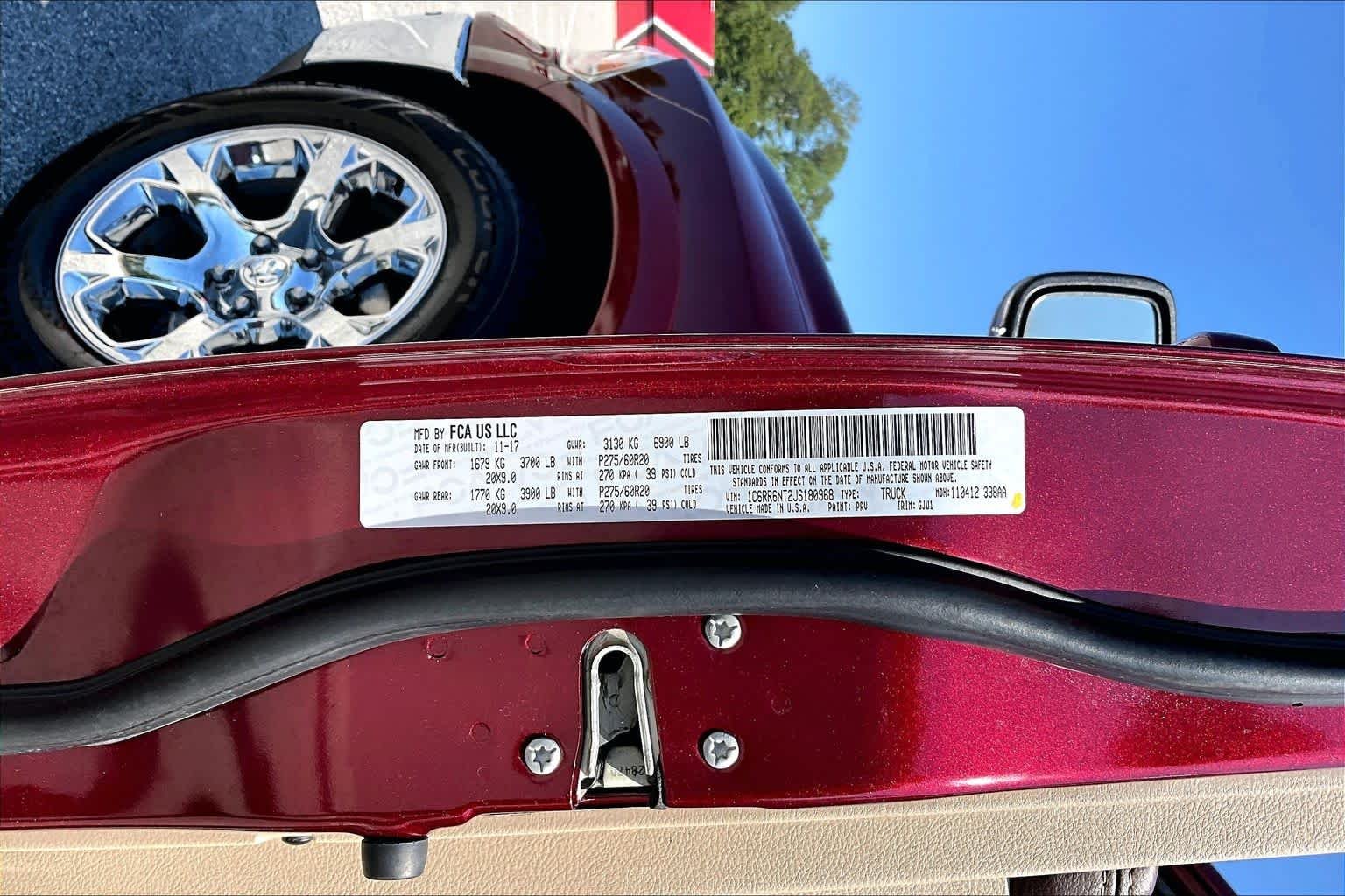 Used 2018 Delmonico Red Pearlcoat Ram Laramie image 32