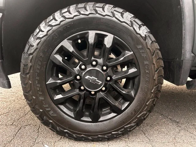 Used 2025 Gray Chevrolet LTZ image 36