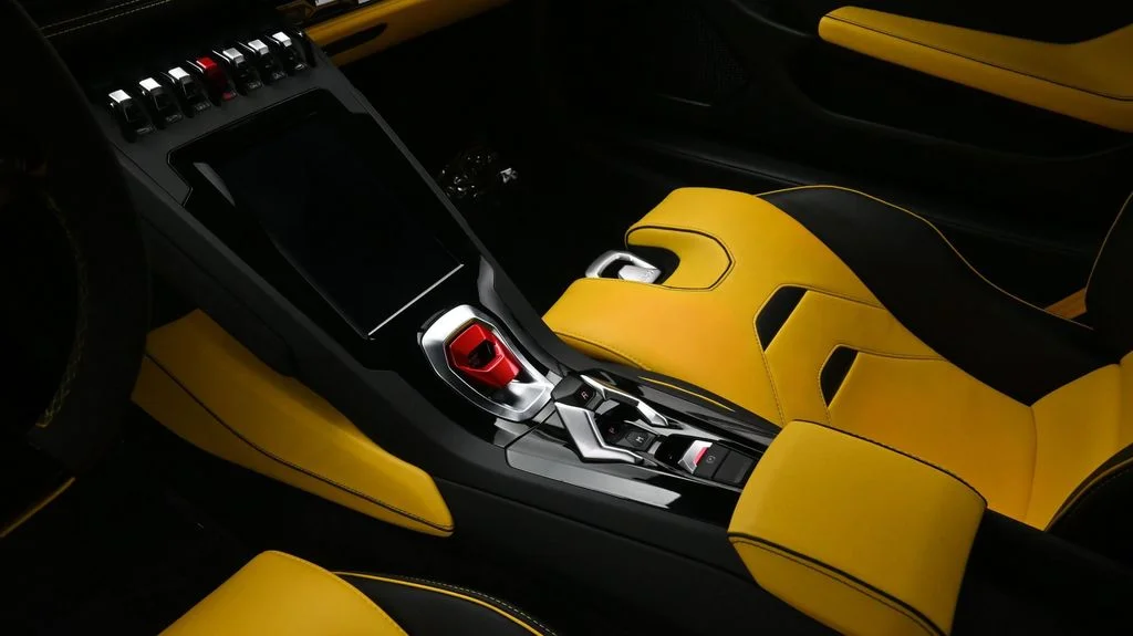 Used 2022  Lamborghini Base image 23