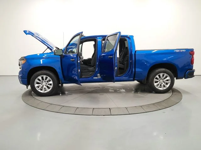 Used 2023 Blue Chevrolet Custom image 12