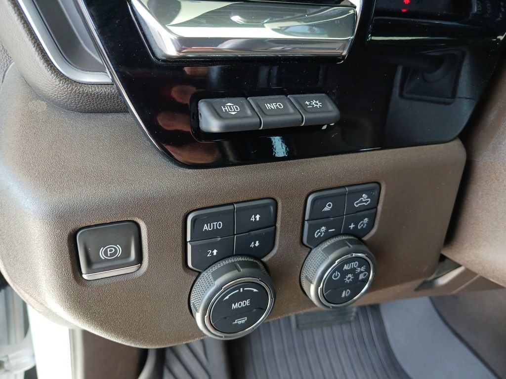 2024 Chevrolet Silverado 2500HD LTZ - Photo 38