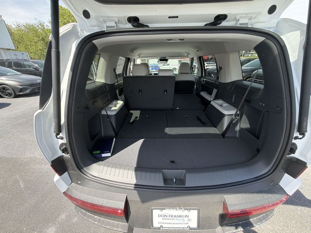 New 2026 White Hyundai SE AWD image 23