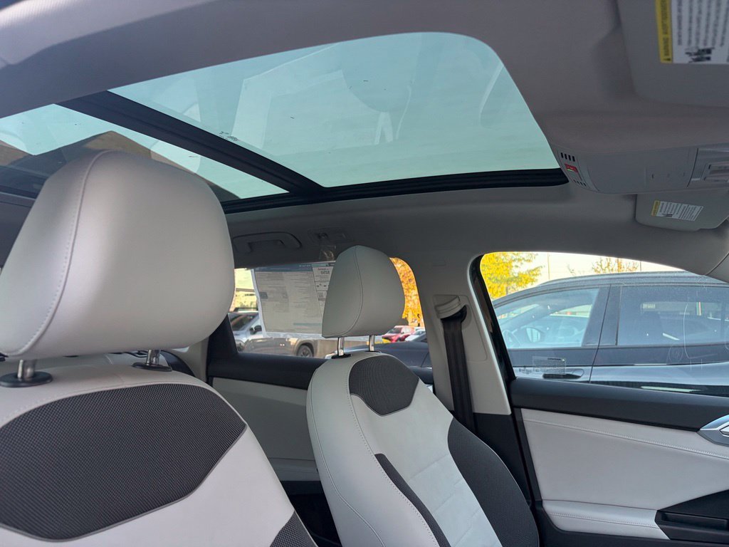 New 2026 Deep Black Pearl Volkswagen 1.5T SE image 22