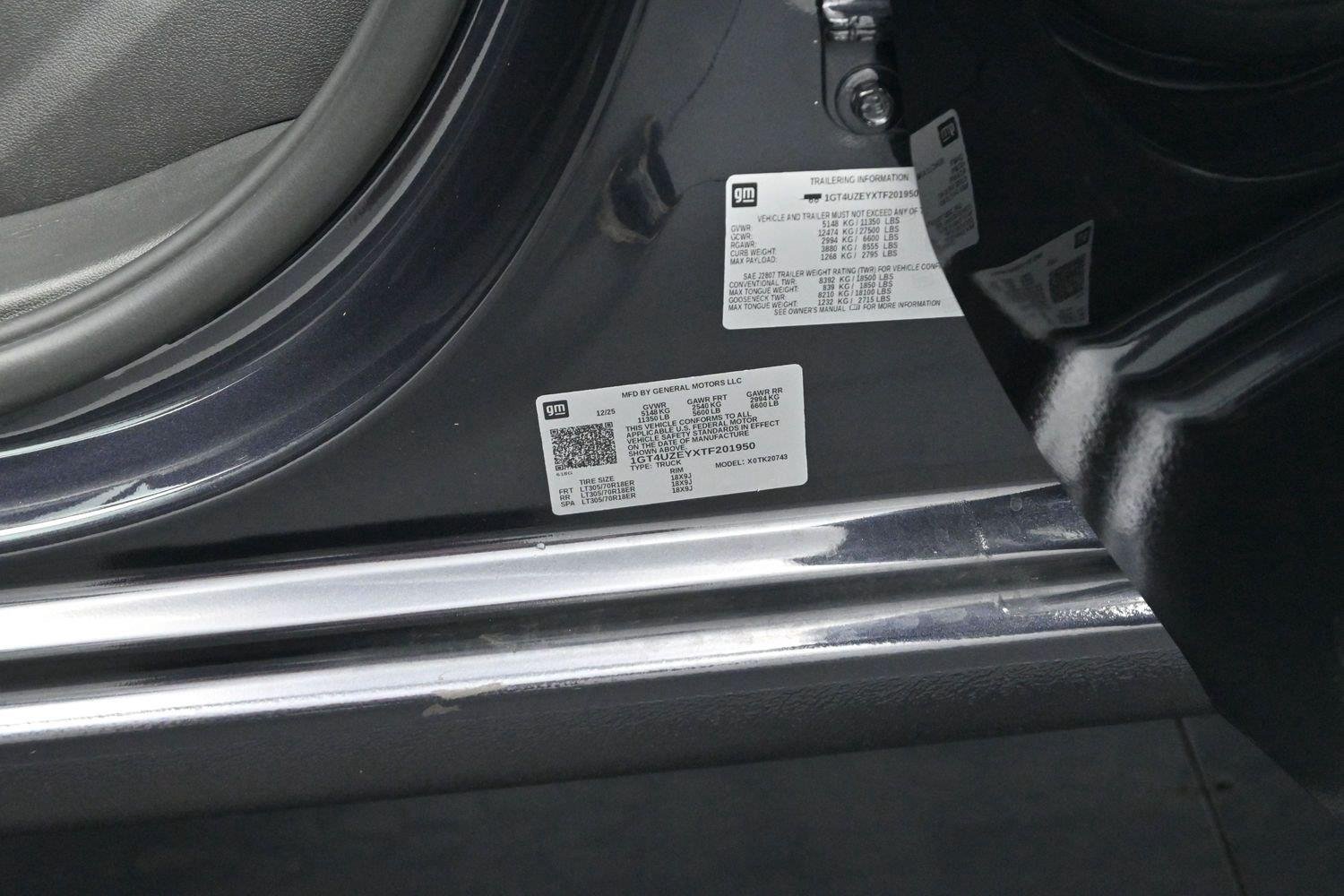 Used 2026 Titanium Rush Metallic GMC AT4X image 42