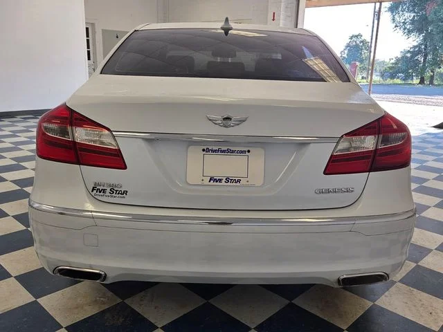 Used 2014 White Hyundai 3.8 image 11