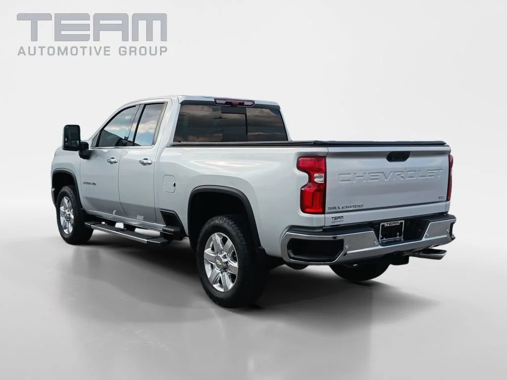 Used 2022 Silver Ice Metallic Chevrolet LTZ image 5