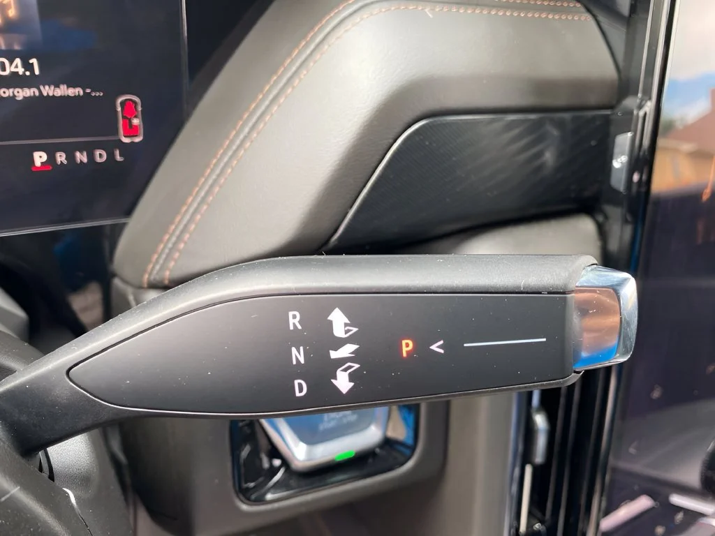Used 2025 Onyx Black GMC AT4 image 25