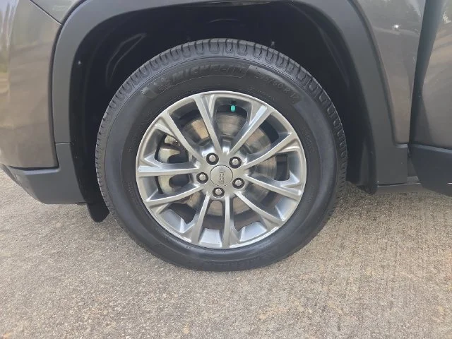 Used 2020 Gray Jeep Latitude Plus image 32