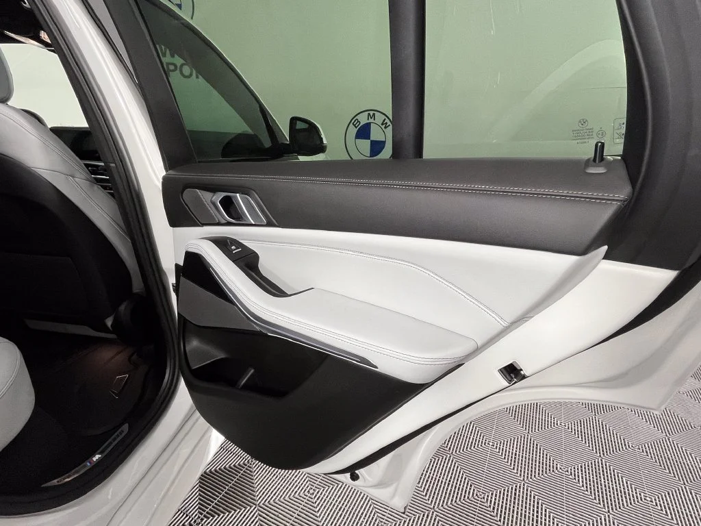 Certified Used 2026 White Metallic BMW xDrive40i image 26
