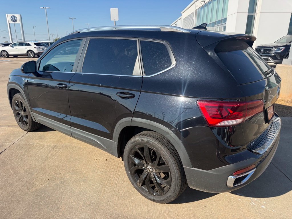 Used 2022 Deep Black Volkswagen 1.5T SE image 14