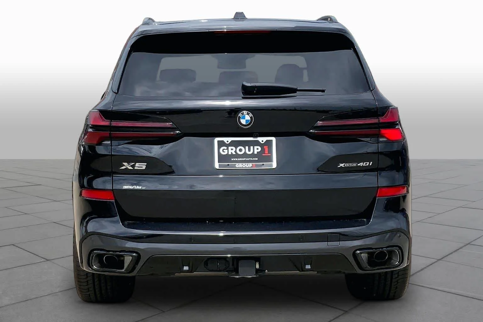 New 2026 Black Sapphire Metallic BMW xDrive40i image 4
