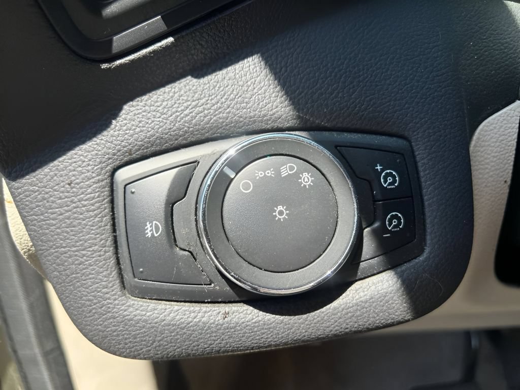 Used 2013 Ginger Ale Metallic Ford SE image 21