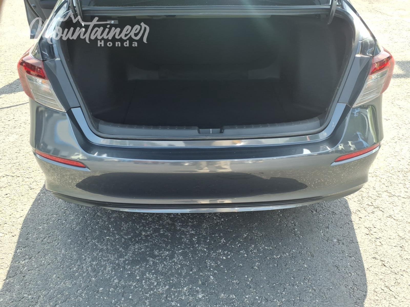 Used 2025 Meteorite Gray Metallic Honda LX image 21