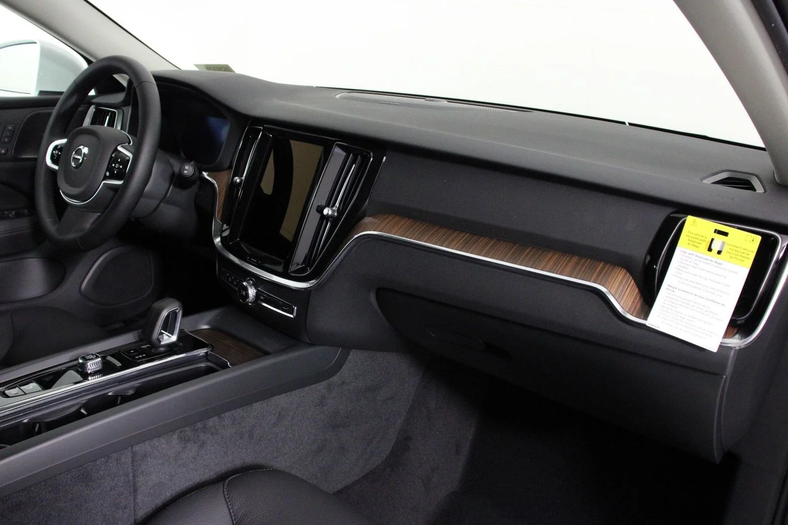2026 Volvo V60 Cross Country Plus - Photo 9