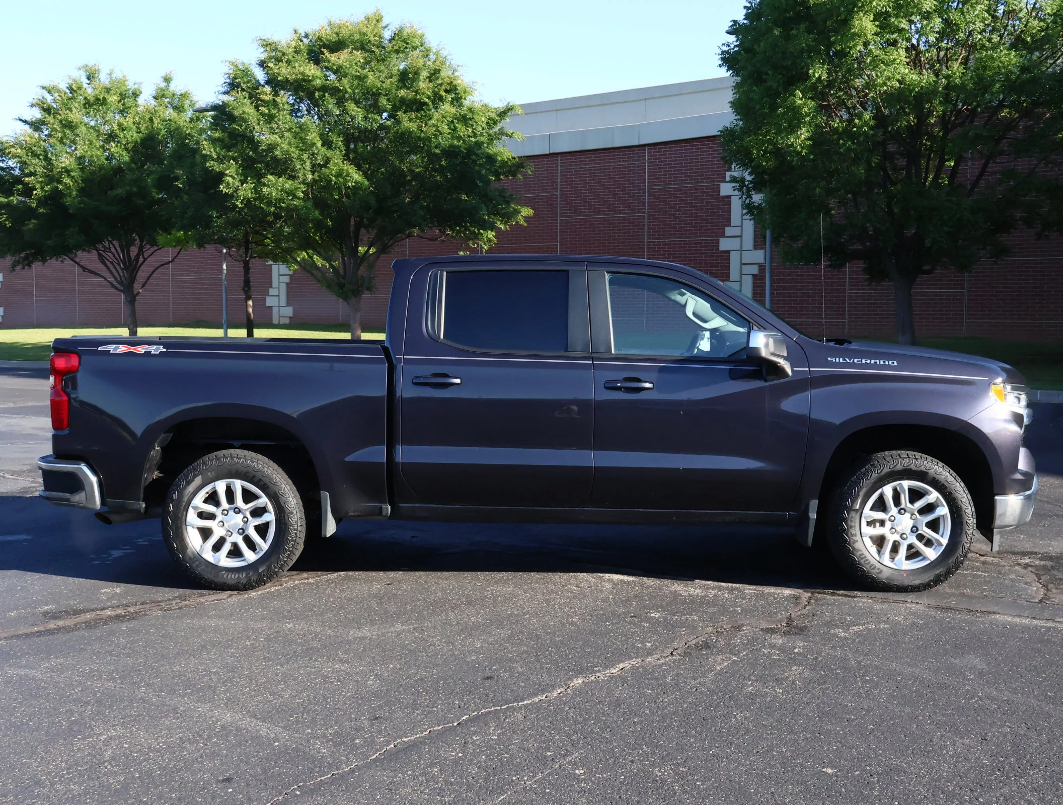 Used 2023 Dark Ash Metallic Chevrolet LT (2FL) image 31