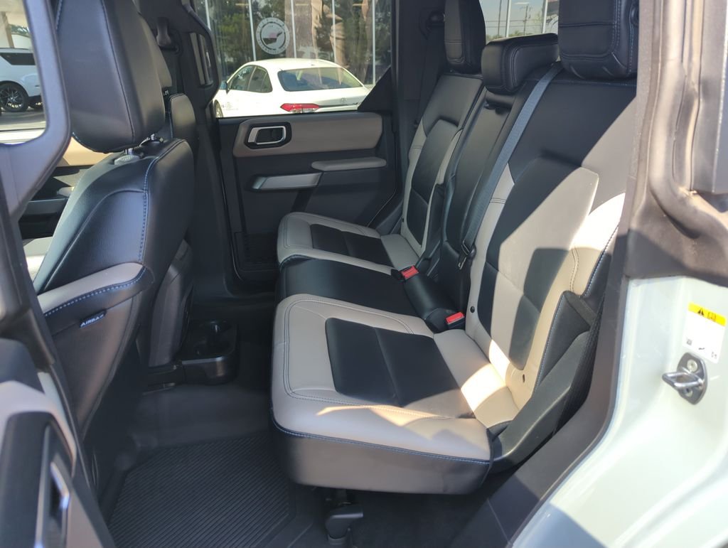 Used 2022 Green Ford Wildtrak image 26