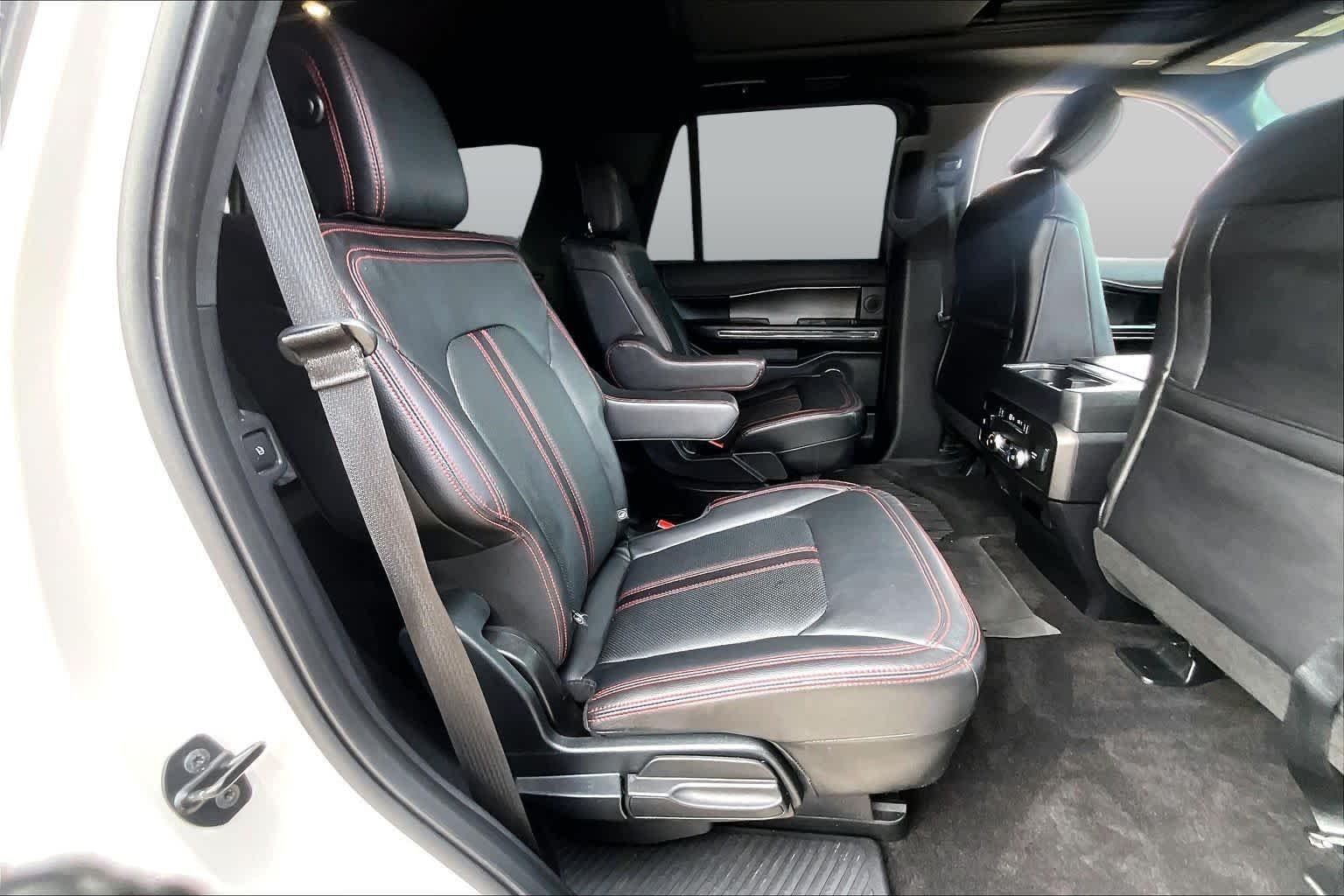 Used 2019 White Platinum Metallic Tri-Coat Ford Limited image 21