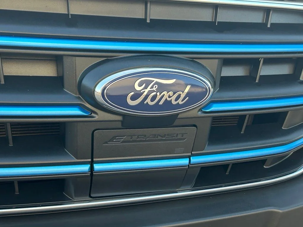 Used 2022 Oxford White Ford Base image 19