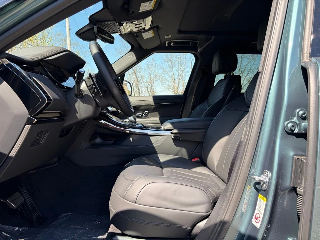 New 2026 Green Land Rover Dynamic SE image 11