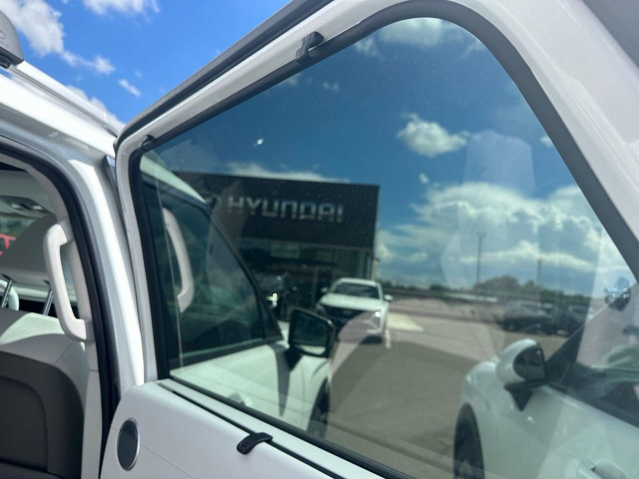 New 2026 White Hyundai SEL Premium AWD image 31