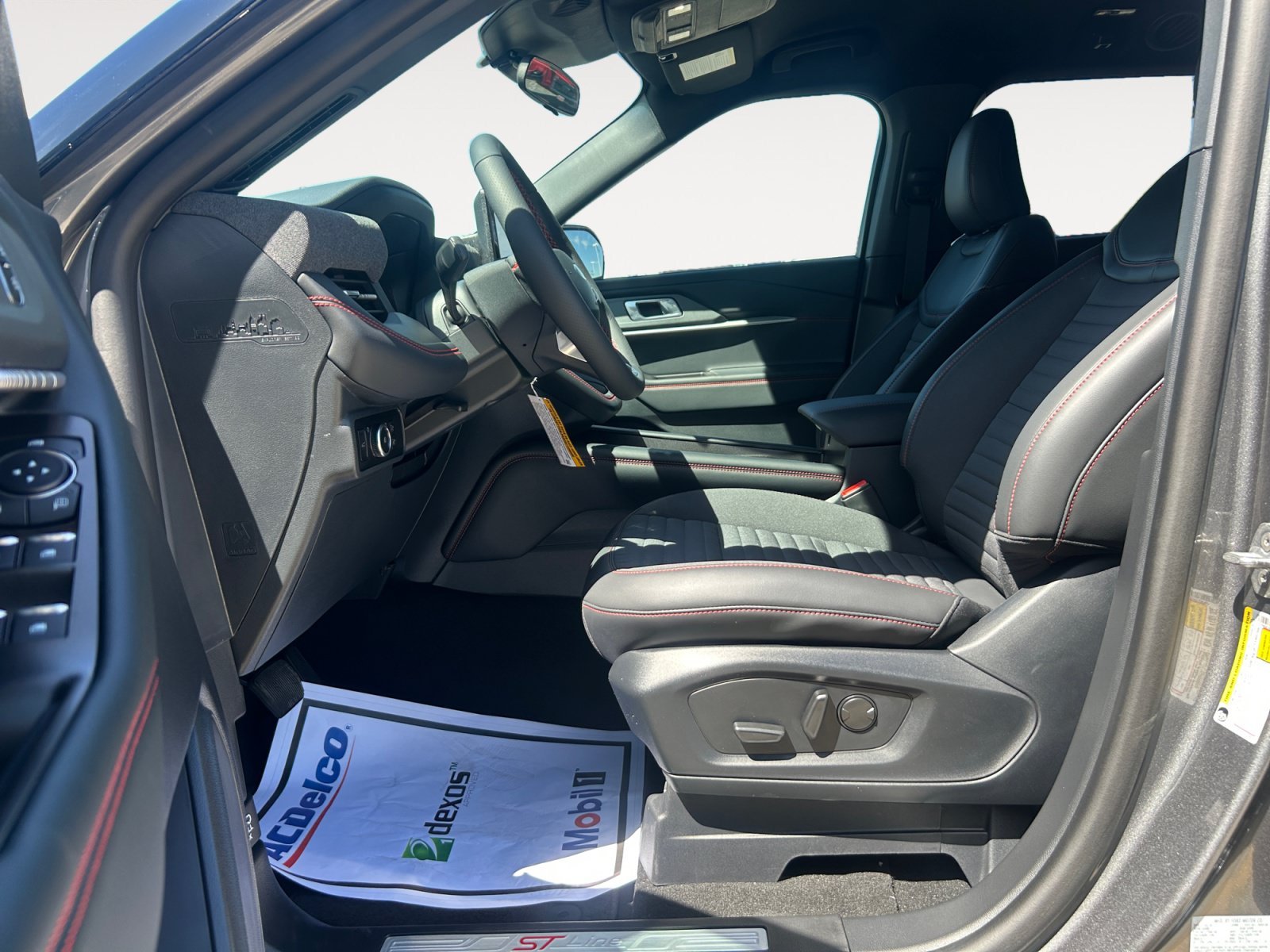 New 2026 Carbonized Gray Metallic Ford ST-Line image 19