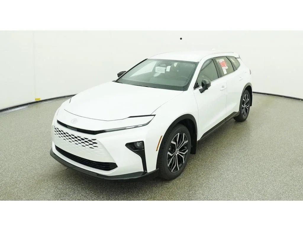 New 2026 Oxygen White Toyota XLE image 16