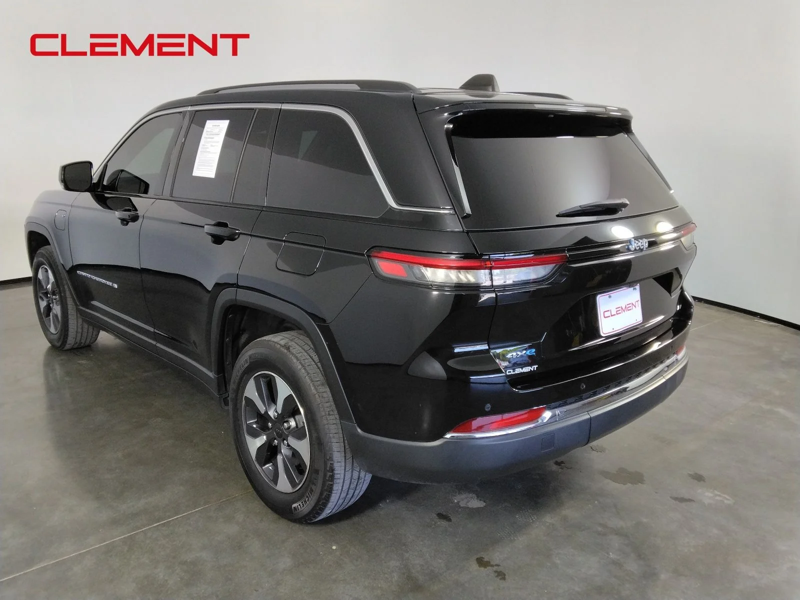 Used 2022 Black Jeep 4xe image 7
