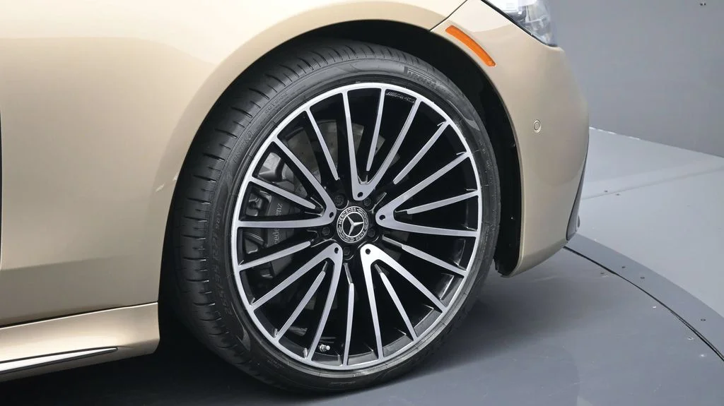Used 2023 Gold Mercedes-Benz S 580 image 6