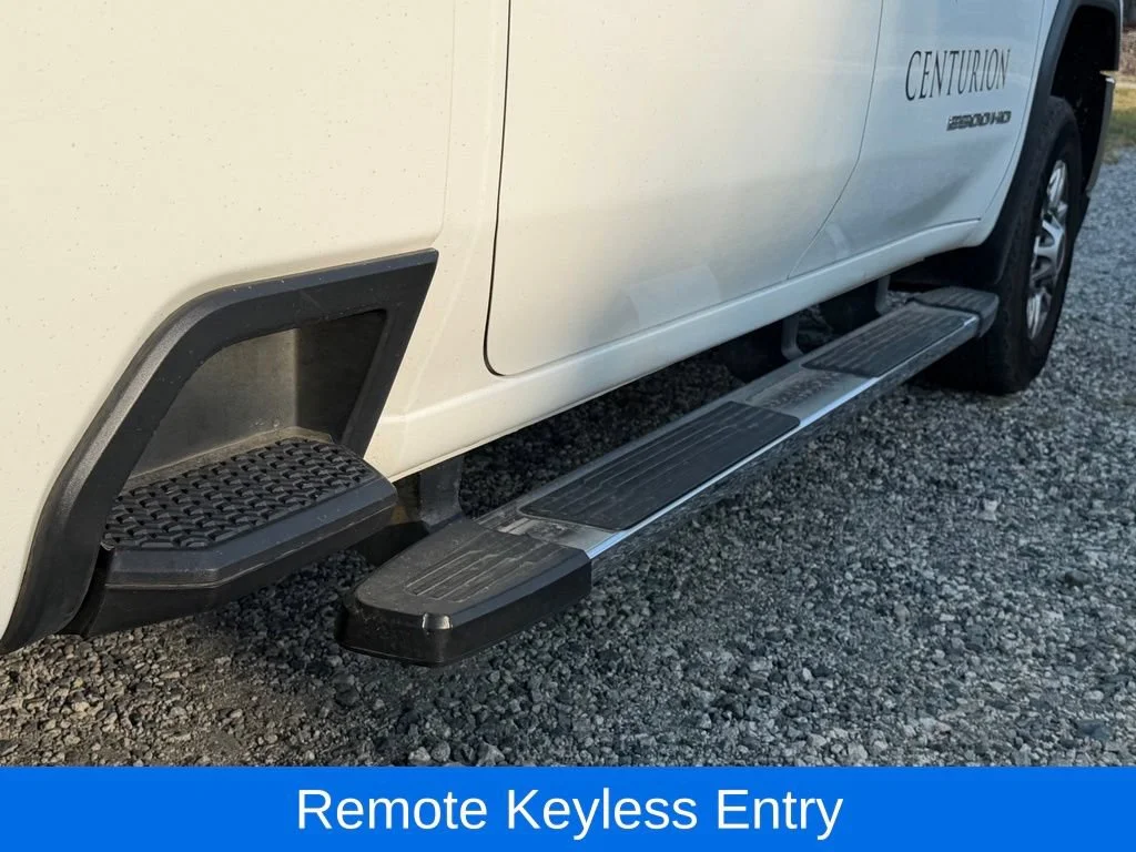 Used 2023 SUMMIT WHITE GMC SLE image 15