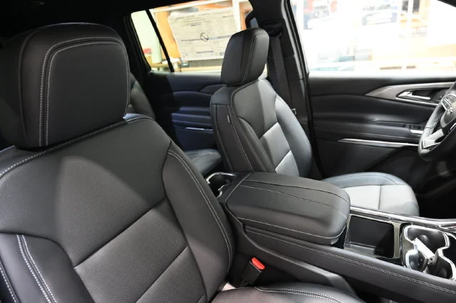2027 Chevrolet Traverse LT - Photo 8