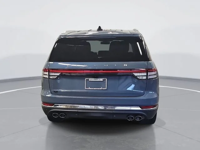 Used 2025 Blue Lincoln Reserve image 4