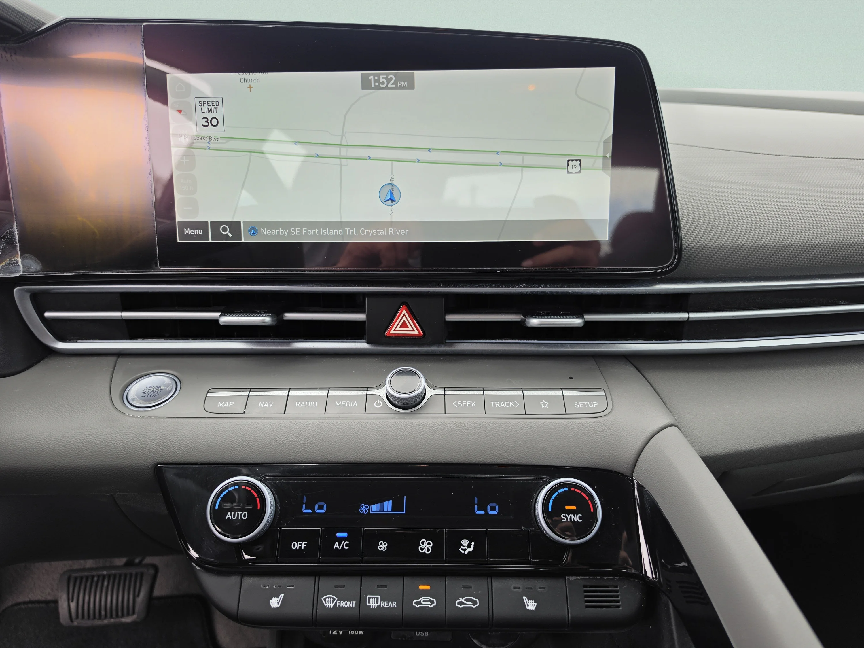 Used 2025 Amazon Gray Hyundai SEL Convenience image 25