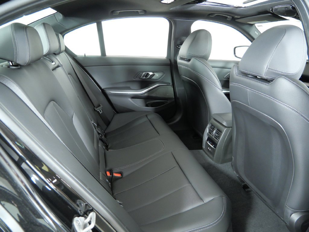 New 2026 Black Sapphire Metallic BMW 330i xDrive image 25