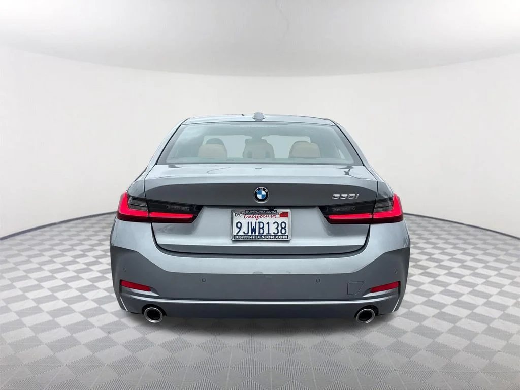 Used 2024 Gray BMW 330i image 5